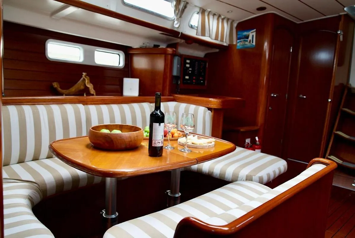Sailboat Holiday In בודרום 0*,